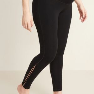 Old navy Maternity Balance Leggings & tank